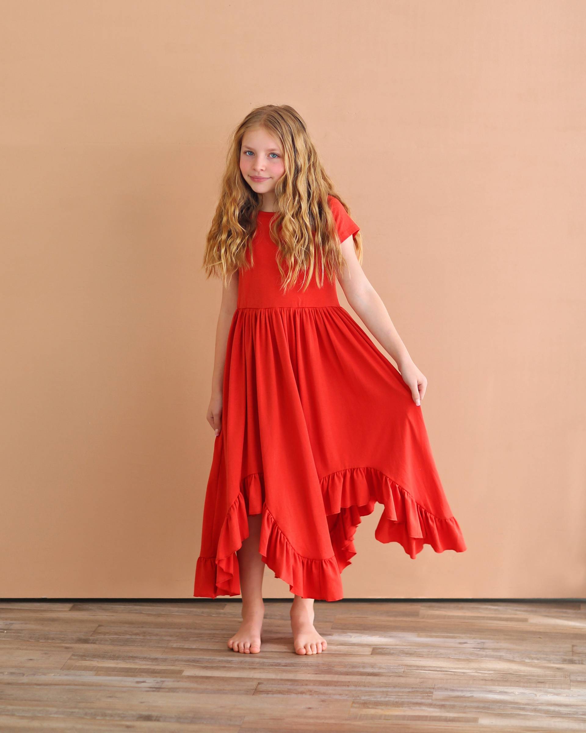 Rotes Boho Kleid - Langes Rüschenkleid Mit High-Low-Saum Voller Rock Twirly von shopWhitneyElizabeth