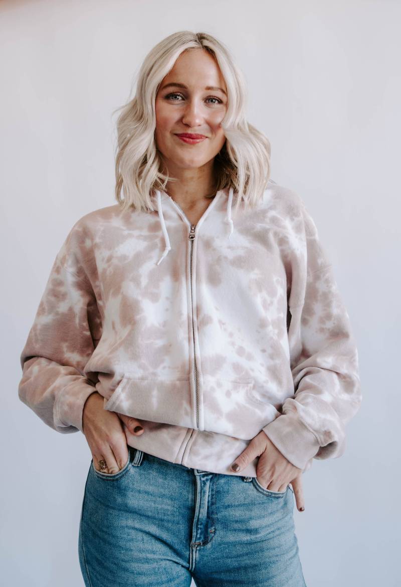 Blush Batik-Zip-Up-Hoodie Unisex Baumwoll-Mischung Sweatshirt Blush Batik-Zip-Up-Hoodie Unisex Baumwoll-Mischung Sweatshirt von margaretandloom