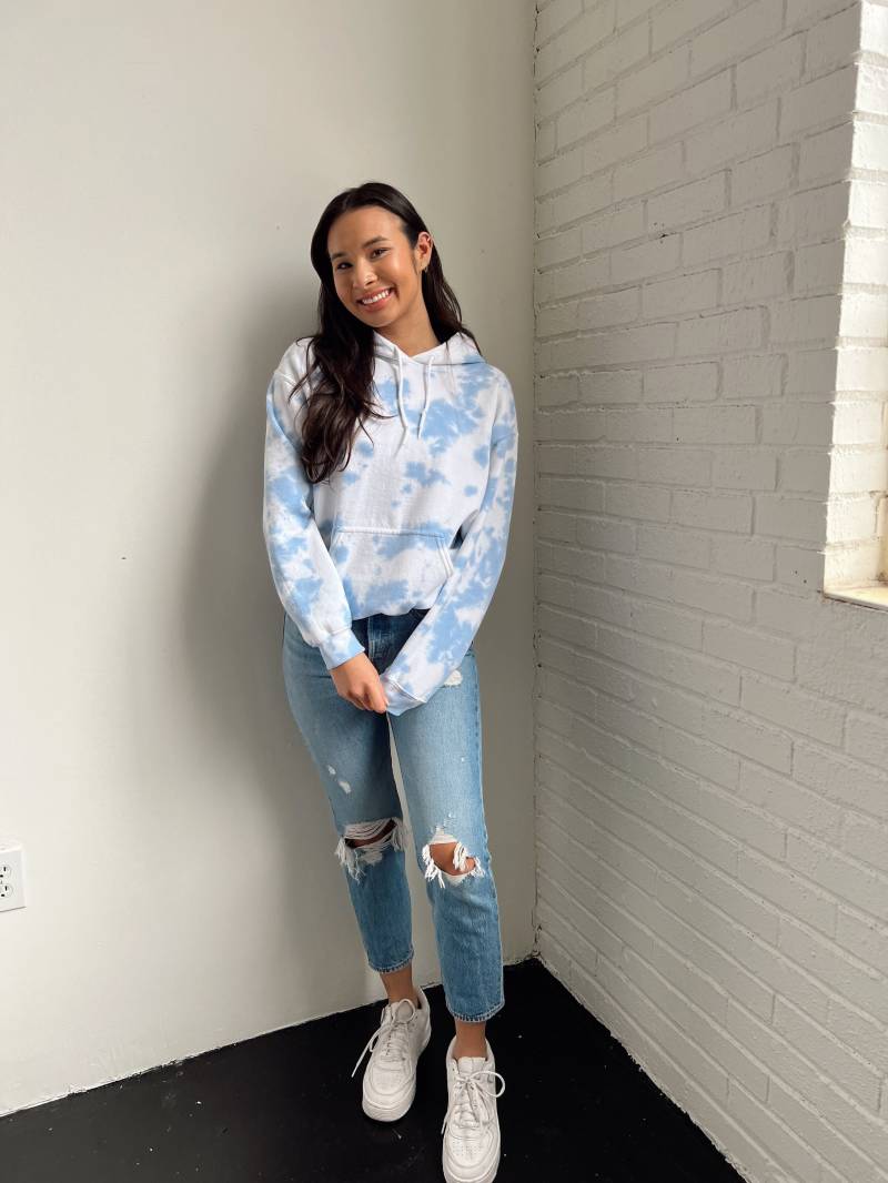 Blau Tie Dye Sweatshirt Hell Indigo Unisex Kapuzenpullover Blau Tie Dye Sweatshirt Hell Indigo Unisex Kapuzenpullover von margaretandloom