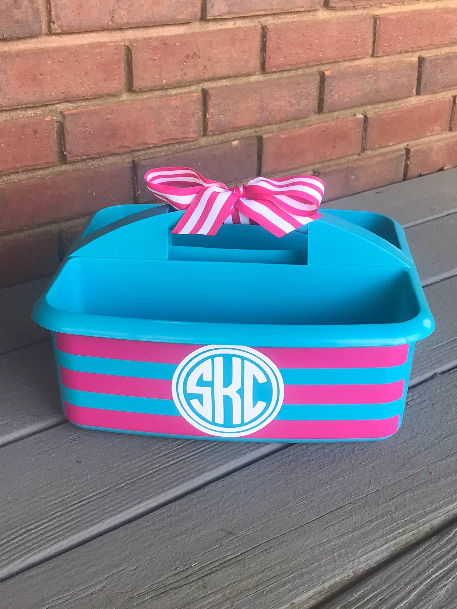 Personalisierte Duschablage Mit Streifen Und Initial/Initialen; Abschlussgeschenk; Großes Geschenk Für Lehrer; 8 Farboptionen; Handwerk-Organizer Personalisierte Duschablage Mit Streifen Und Initial/Initialen; Abschlussgeschenk; Großes Geschenk Für Lehrer; 8 Farboptionen; Handwerk-Organizer von shopeverygift