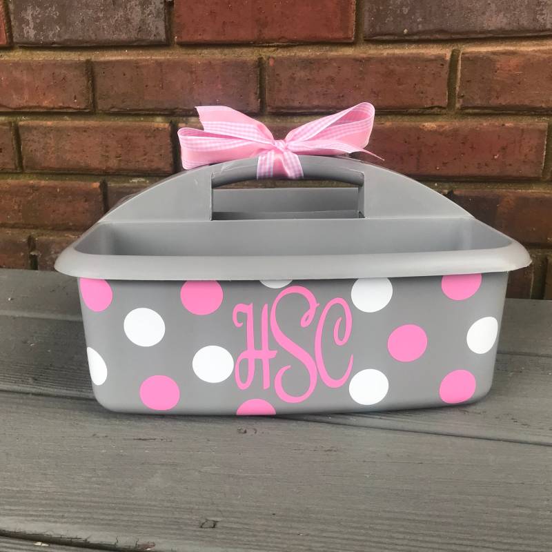 Personalisierte Graue Duschablage Mit Polka Dots Initialen; Abschlussgeschenk Und Geschenk Für Lehrer; Bastel-Organizer Alle Mädchen; 8 Farben Personalisierte Graue Duschablage Mit Polka Dots Initialen; Abschlussgeschenk Und Geschenk Für Lehrer; Bastel-Organizer Alle Mädchen; 8 Farben von shopeverygift