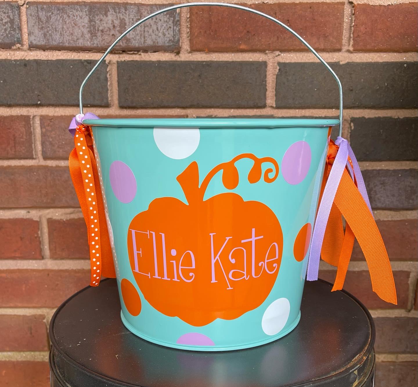 Personalisierter 5Qt Halloween Trick Or Treat Eimer Mit Griffen/Weiß Kürbis Und Namen Vielen Designs Zur Auswahl; Candy von shopeverygift