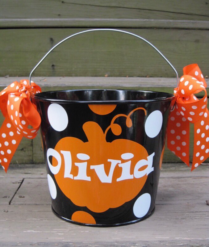 Personalisierter Schwarzer 5Qt Halloween Süßes Oder Saures Eimer Mit Griffen/Kürbis Namensdesign Vielen Designs Zur Auswahl von shopeverygift