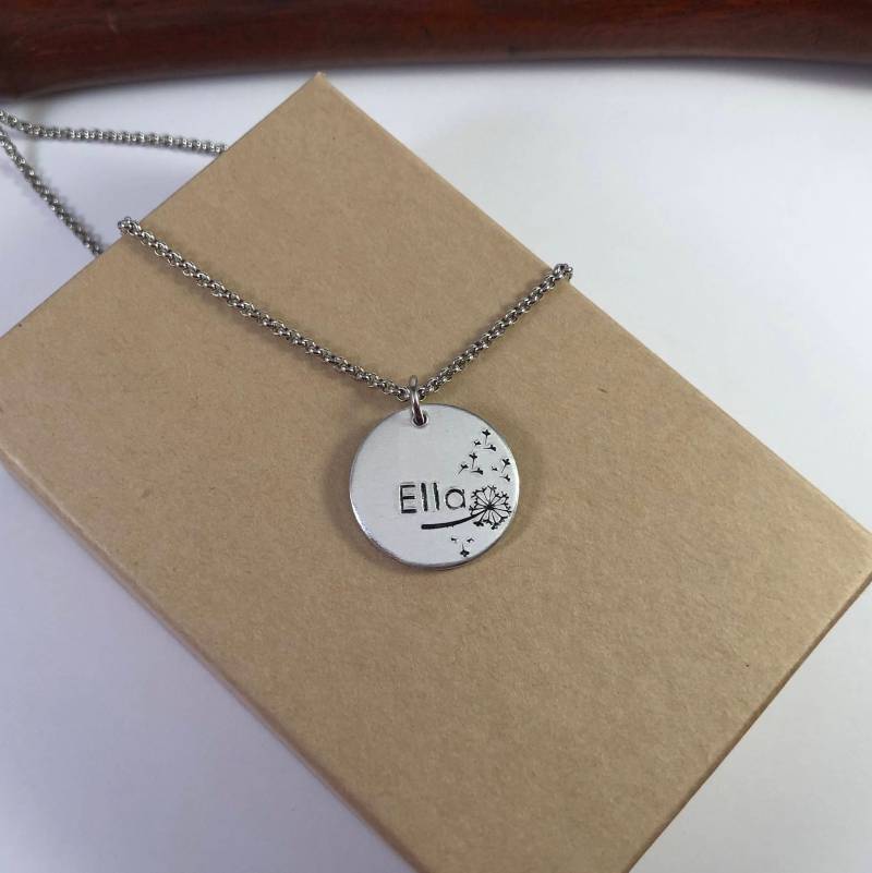 Personalisierte Pusteblumen Halskette Individueller Namensanhänger Aus Edelstahl von shopgiselledesigns