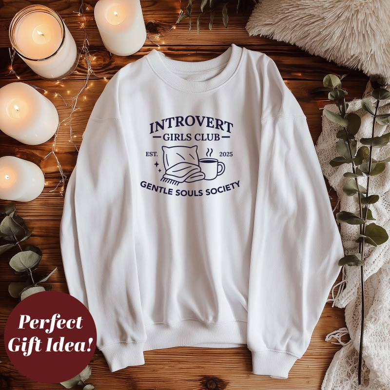 Unisex Introvert Club Wear Crewneck Sweatshirt, Cotton/Polyester Blend, Fall Cozy Sweater von shopintroverse