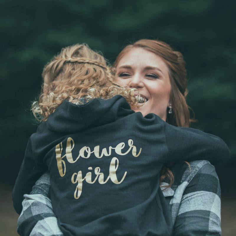 Blumenmädchen Hoodie, Blumenmädchengeschenk, Brautparty, Hochzeit Im Herbst, Braut, Hochzeitsfeier, Brautjungfer Geschenk von shopkrissydonohue