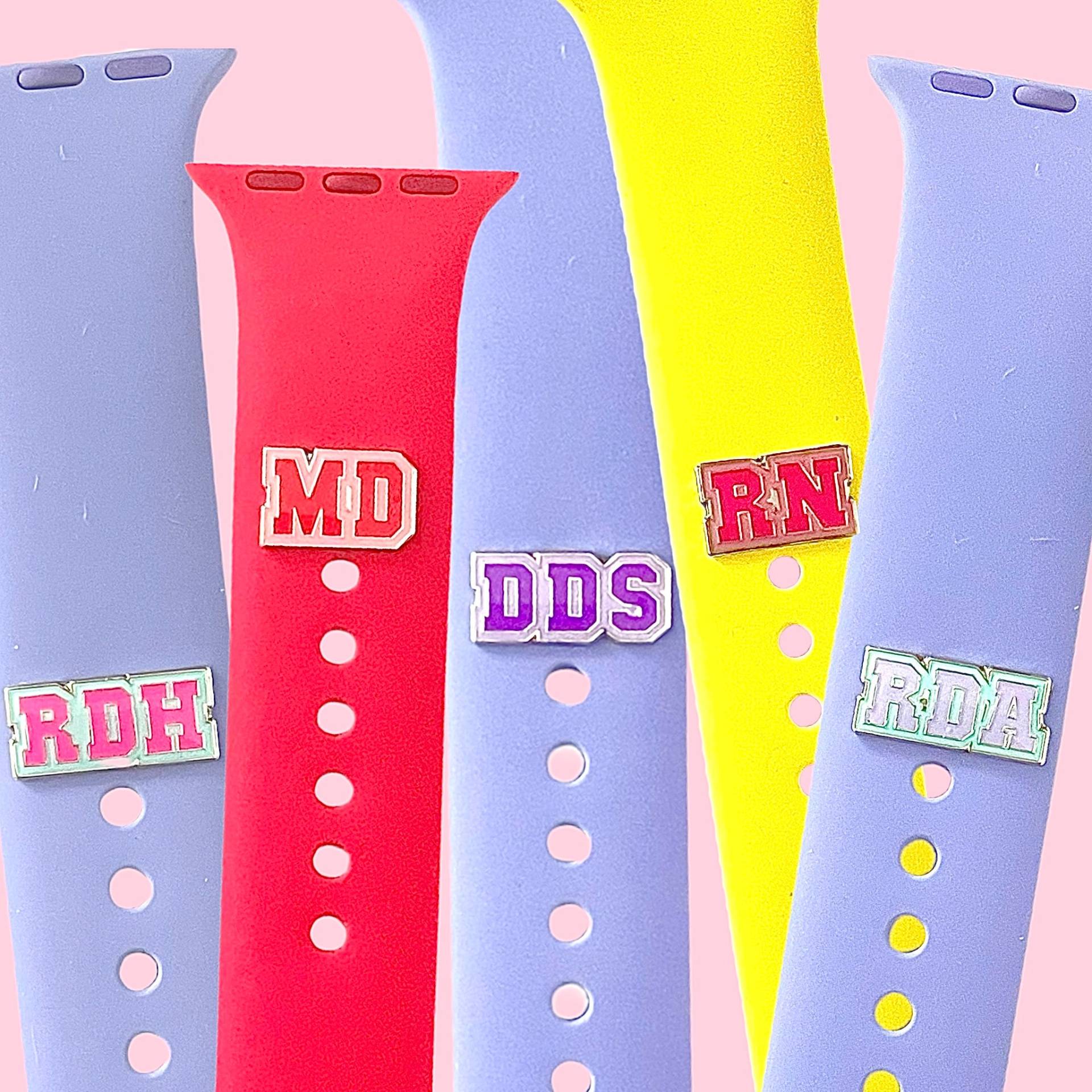 Healthcare-Charms Für Die Gesundheitswesen-Uhr Md, Dds, Rn, Rdh, Rda Ohrstecker in Varsity Letters. Perfekt Zahnhygieniker Assistenzarzt Zahnarzt Healthcare-Charms Für Die Gesundheitswesen-Uhr Md, Dds, Rn, Rdh, Rda Ohrstecker in Varsity Letters. Perfekt Zahnhygieniker Assistenzarzt Zahnarzt von shoplovely32