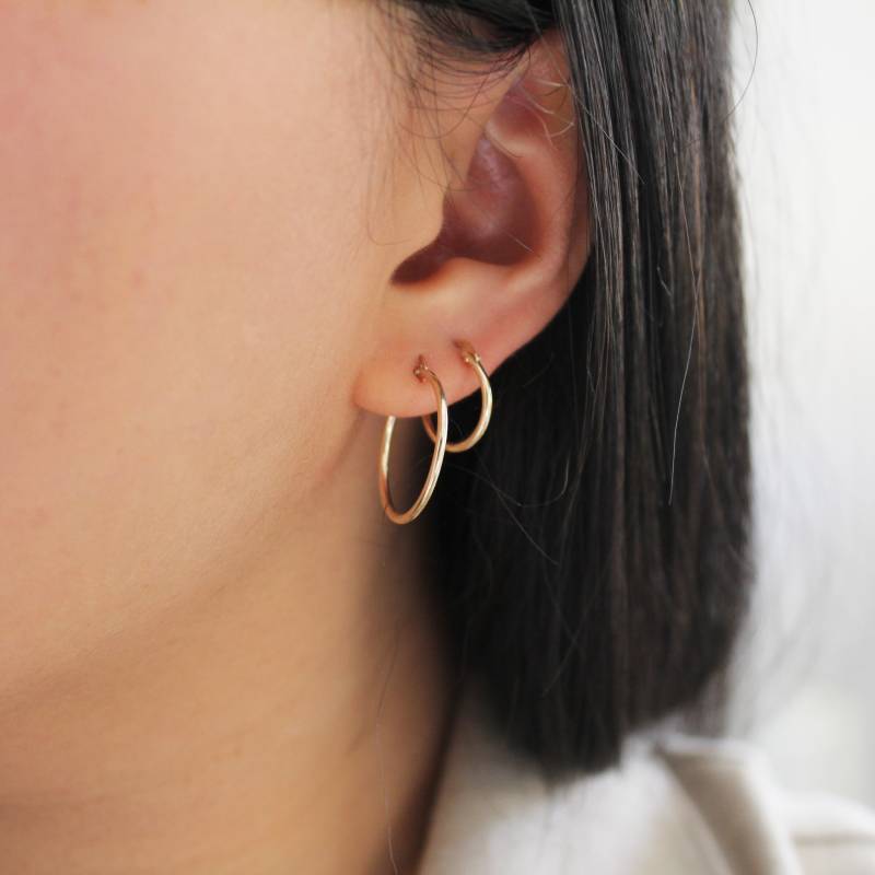 Große Hoop Ohrringe - Gold Filled Creolen Hoops Kleine Geschenk Für Sie Große Hoop Ohrringe - Gold Filled Creolen Hoops Kleine Geschenk Für Sie von shopluminjewelry