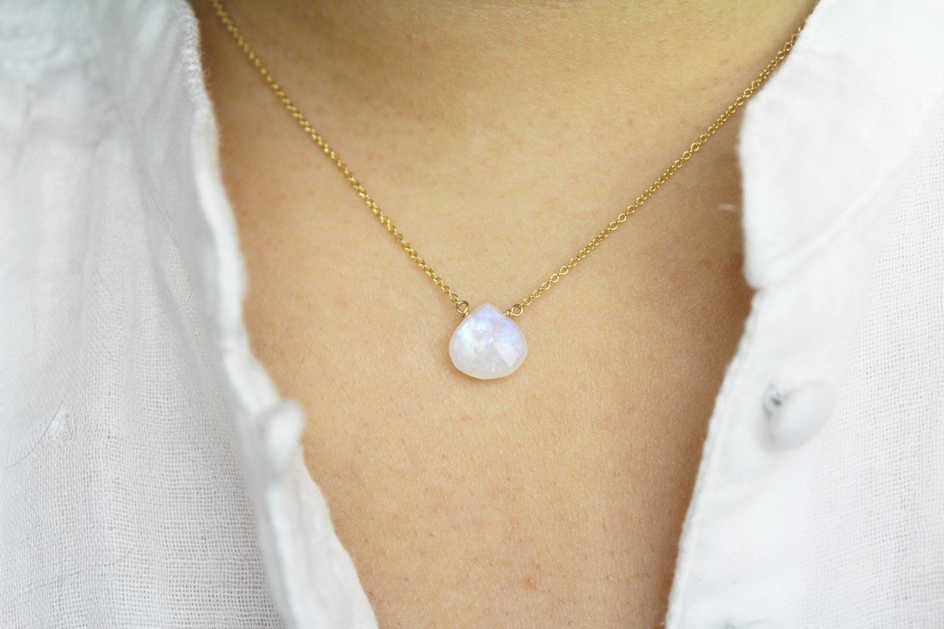 Mondstein Halskette, Gold Gefüllt Halskette Geschenk Für Sie Juni Birthstone Edelstein Kristall Mondstein Halskette, Gold Gefüllt Halskette Geschenk Für Sie Juni Birthstone Edelstein Kristall von shopluminjewelry