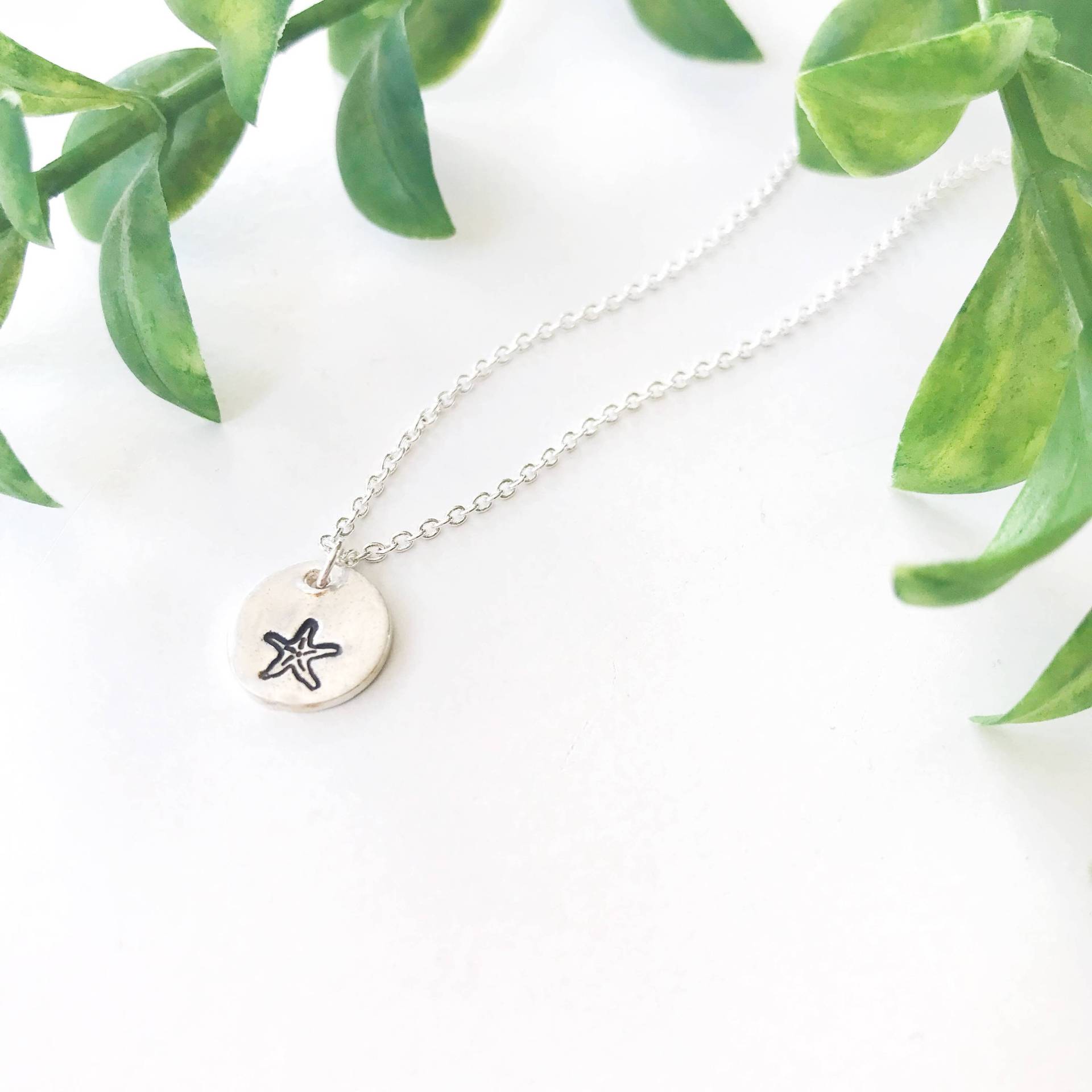 Silber Seestern Halskette, Kleines Feines Silber, Maritimer Schmuck, Strand Liebhaber Geschenk Für Sie, Anhänger, Ocean Disc .999 Fs Silber Seestern Halskette, Kleines Feines Silber, Maritimer Schmuck, Strand Liebhaber Geschenk Für Sie, Anhänger, Ocean Disc .999 Fs von shopmirrormirror