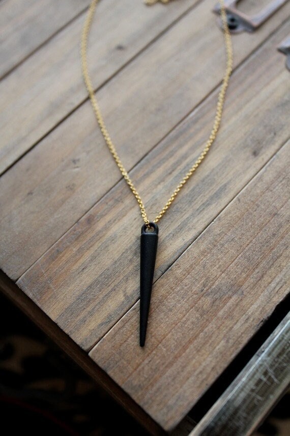 Black Metal Spike von shopnikkicummings