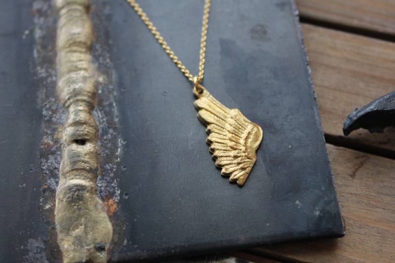 Goldene Engelsflügel Halskette von shopnikkicummings