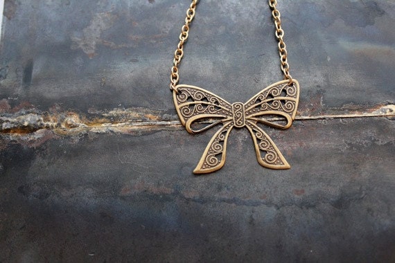 Hübsche Schleife Halskette von shopnikkicummings