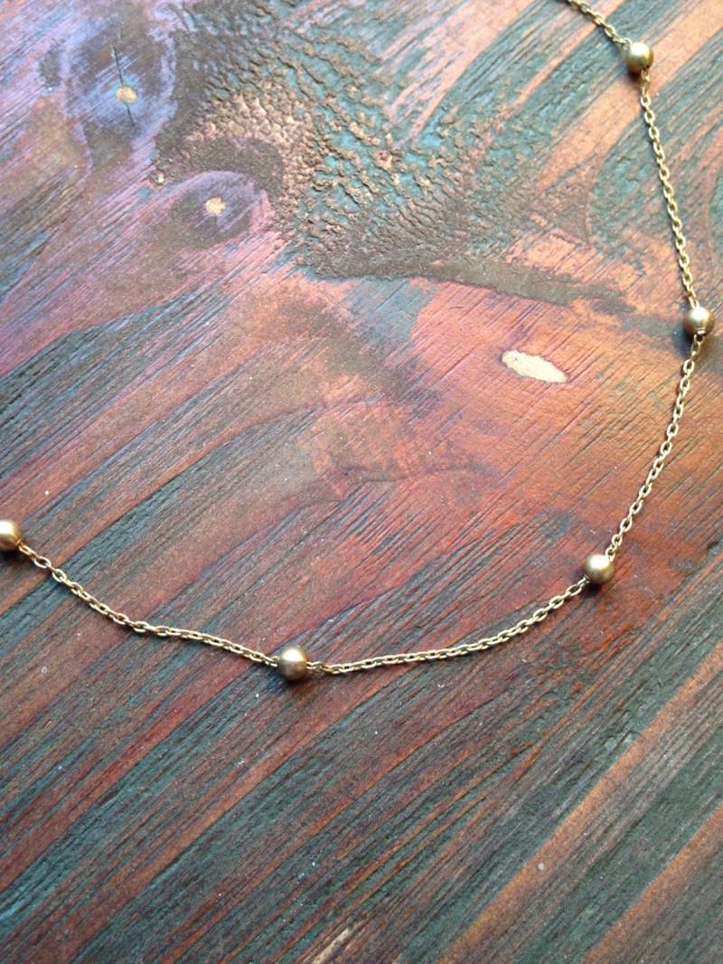 Vintage Messing Kugel Halskette von shopnikkicummings