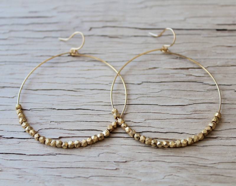 Gold Creolen, Überzogene Perlen, Hoop Ohrringe, Hoops, Perlen Ohrringe von shoprhubarb