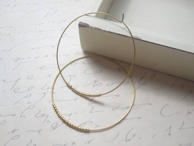 Gold Rocailles Perlen Creolen, Große Vergoldete Ohrringe, Auch in Silber Erhältlich von shoprhubarb