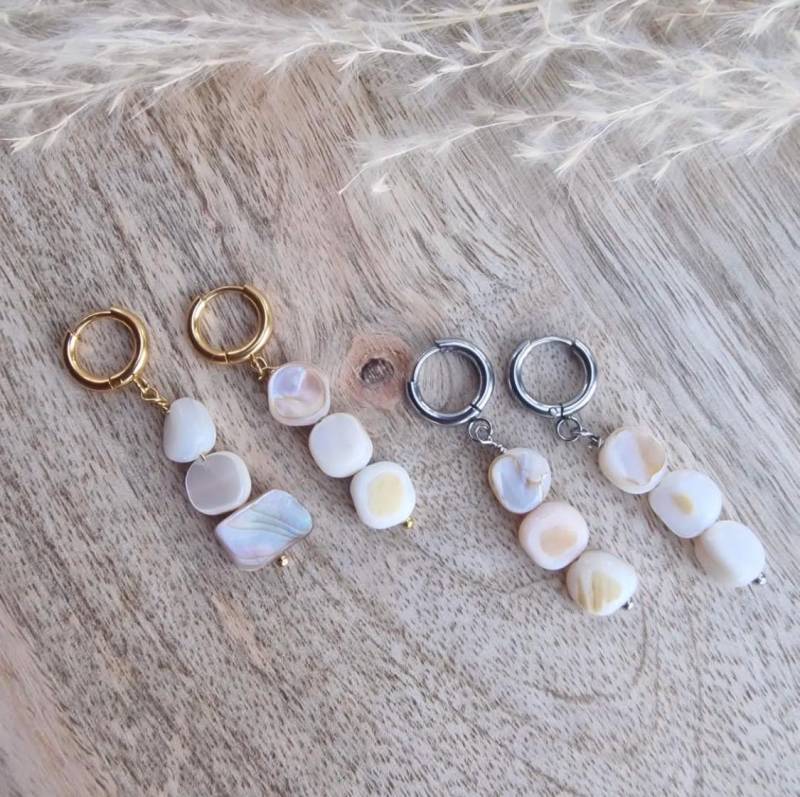 Handgemachte Perlmutt-Ohrringe Mit Creolen von NellaZahara