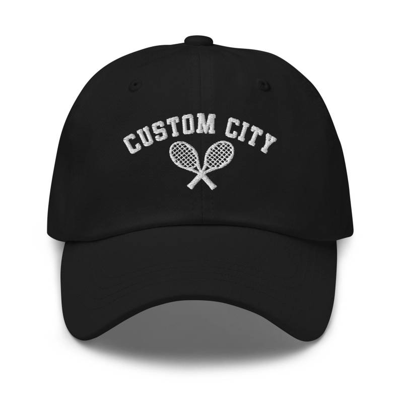 Custom City Tennis Gestickter Dad-Hut | Personalisierter Benutzerdefinierter Text Custom City Tennis Gestickter Dad-Hut | Personalisierter Benutzerdefinierter Text von shopwinnierose