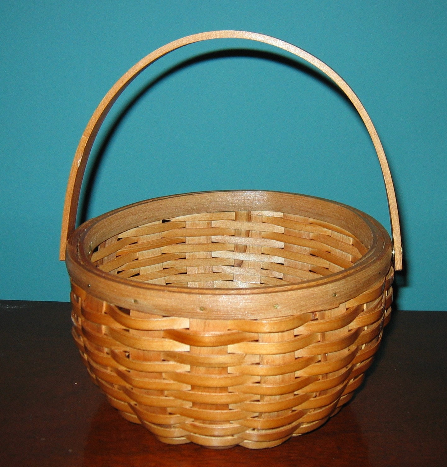 Longaberger-Copy Mittelgroßer Runder Korb Mit Griff Longaberger-Copy Mittelgroßer Runder Korb Mit Griff von shoretrader