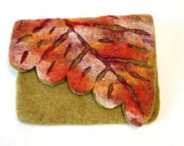 short'n'pietz handgefilztes Portemonnaie  mit Reißverschluss und Klappe von short'n'pietz