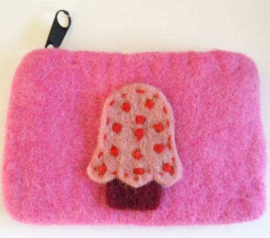 short'n'pietz handgefilztes Portemonnaie  mit Reißverschluss von short'n'pietz