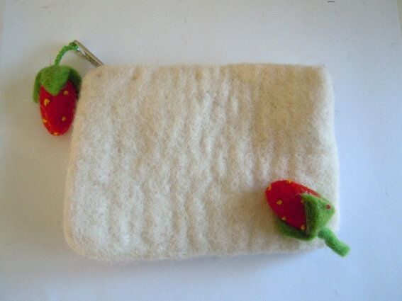 short'n'pietz handgefilztes Portemonnaie  mit Reißverschluss von short'n'pietz