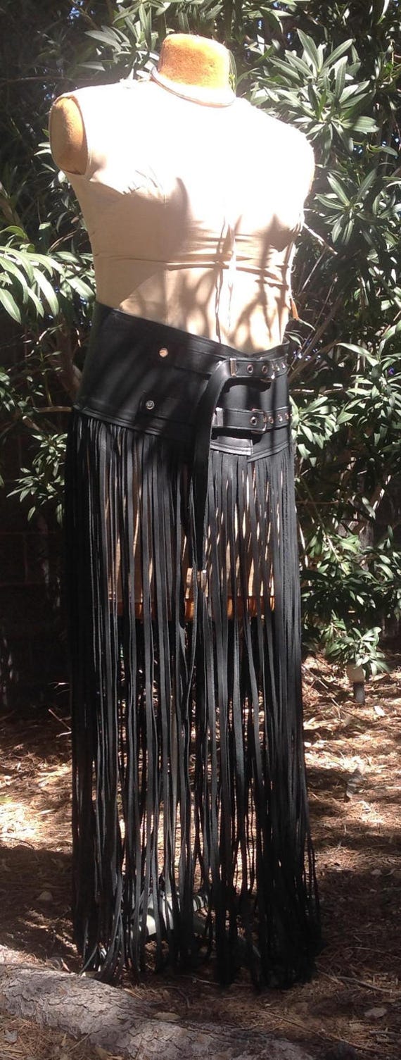 Showdiva Designs Bodenlanger Lederfransen Quaste Gürtel Oder Rock Rock N Roll Boho Cowgirl Chic Beunruhigt Braun von showdiva