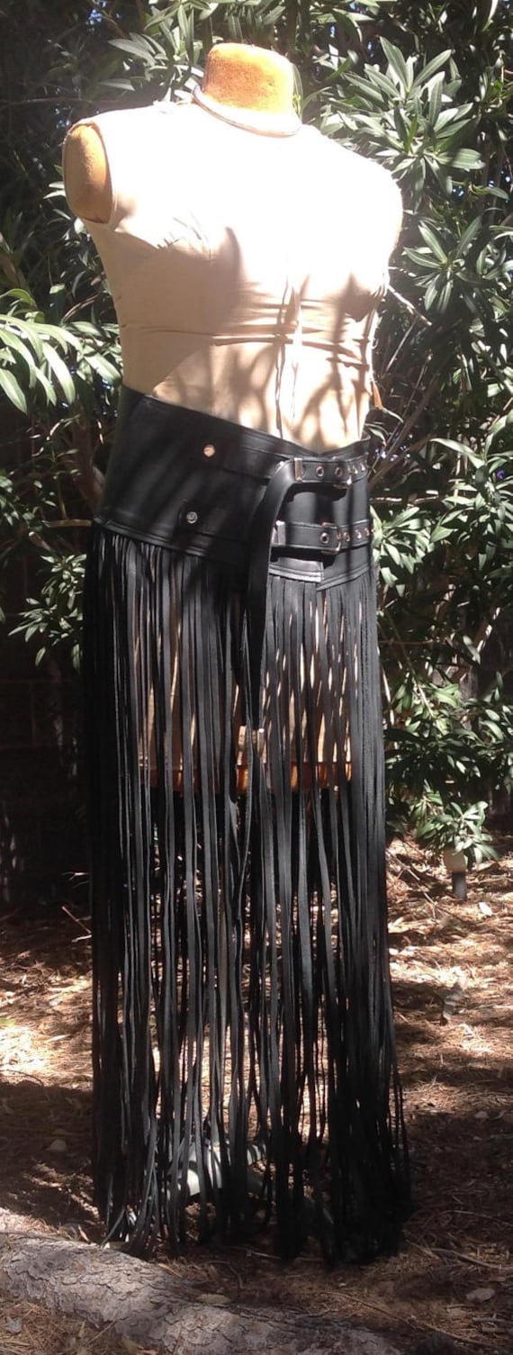 Showdiva Designs Bodenlanger Lederfransen Quaste Gürtel Oder Rock Rock N Roll Boho Cowgirl Chic Beunruhigt Braun von showdiva