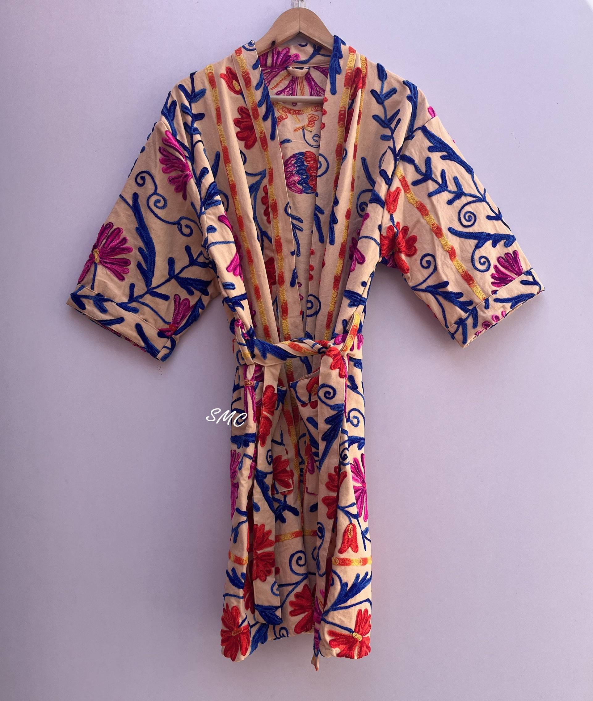 Express-Versand - Suzani Baumwoll-Kimono-Jacke, Weiche Und Bequeme Bademäntel, Wickelkleid, Hausmantel-Robe von shrimahadevcreation