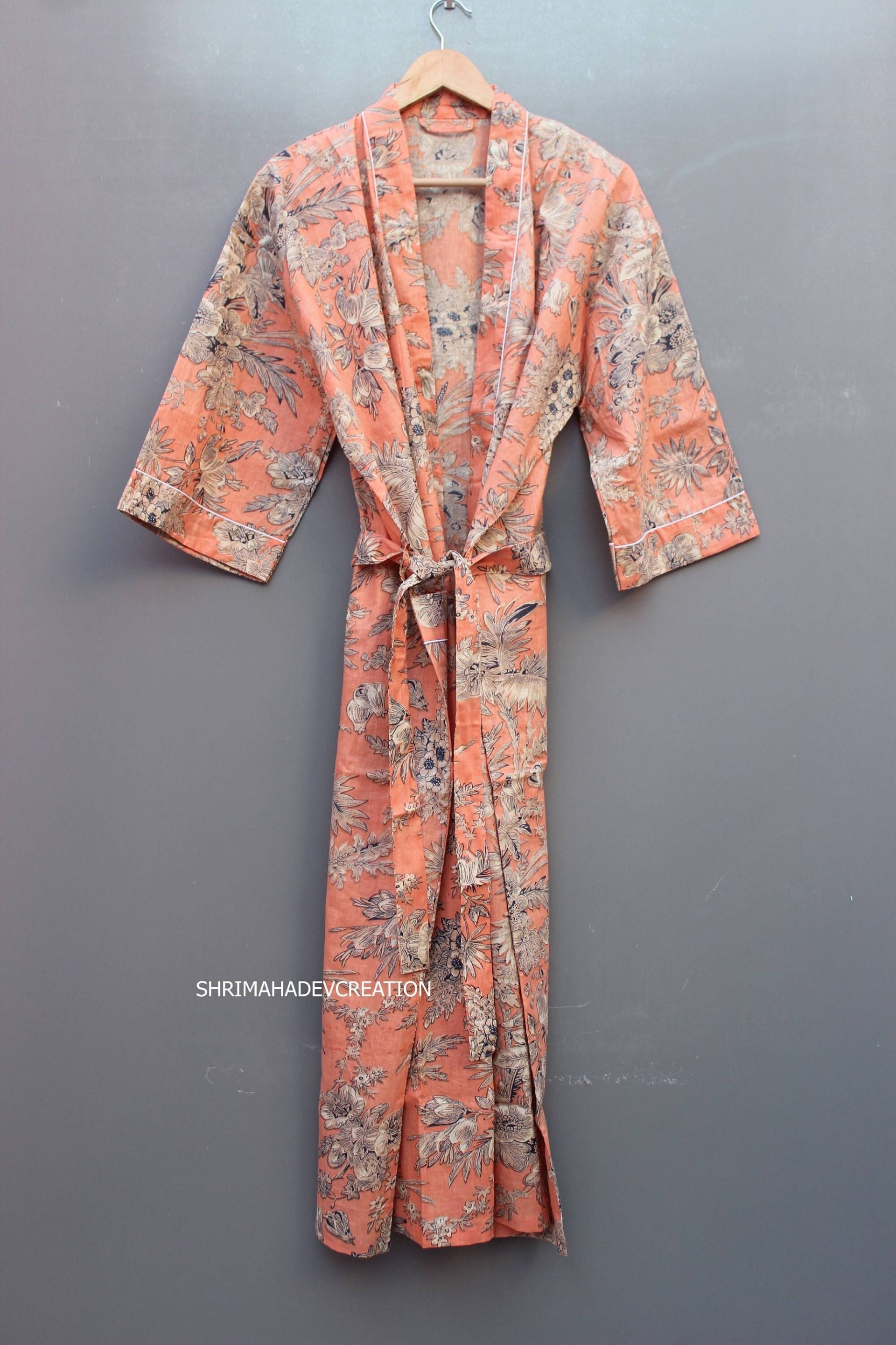 Peach Floral Lange Baumwolle Robe, Bademantel, Frau Hausmantel, Brautjungfer Kleid, Freie Größe Kimono, Strand Cover Up von shrimahadevcreation