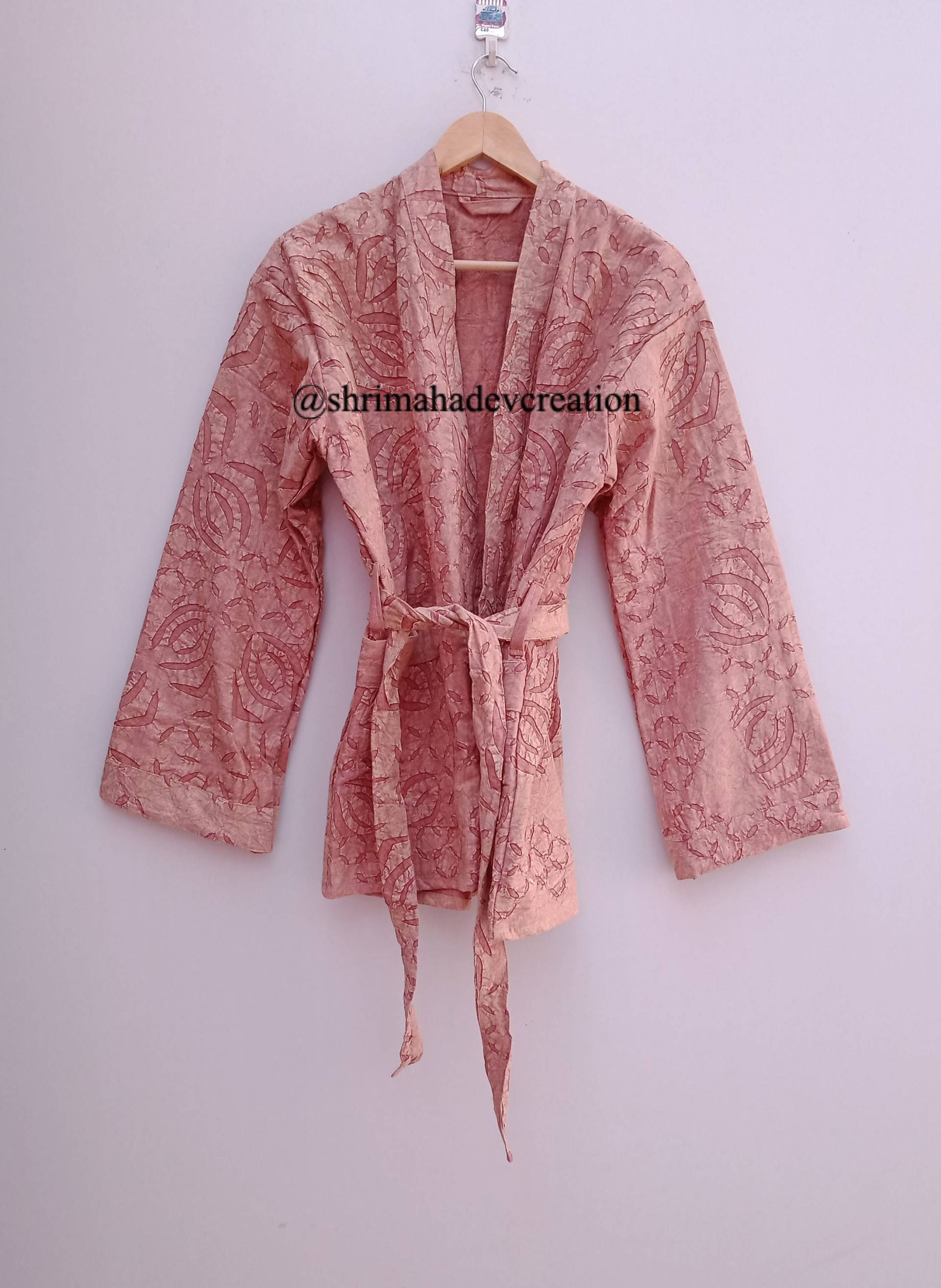 Schöne Handgemachte Geschnittene Arbeitsjacke, Applikation Kimono, Baumwollrobe, Strandkleidung Wickelkleid, Loungewear von shrimahadevcreation