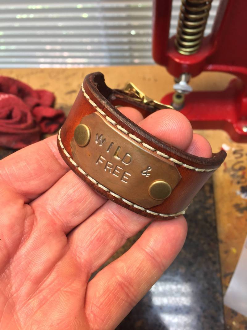 Leder/Kupfer Armband. Mit Jedem Sagen, Dass Sie Wollen Leder/Kupfer Armband. Mit Jedem Sagen, Dass Sie Wollen von shrumgraphics