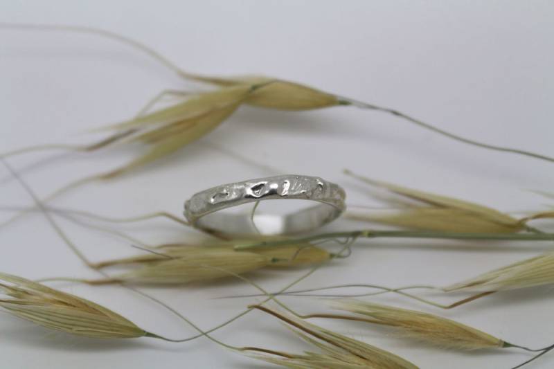 Dünner Rustikaler Silber Ehering Strukturierter Dünner Sterling Silberring Auf Bestellung von shtaim