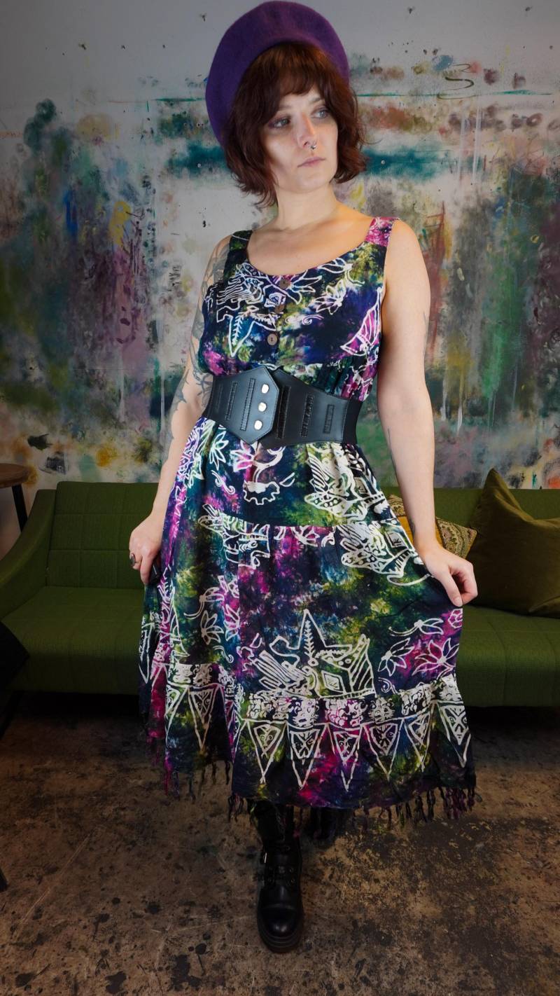 Vintage Buntes Batik Kleid, Tie Dye Stufen Kleid Fransen, Ärmelloses 90Er Sommerkleid, Strand Midikleid Fisch Blumen Muster von shttyfcky