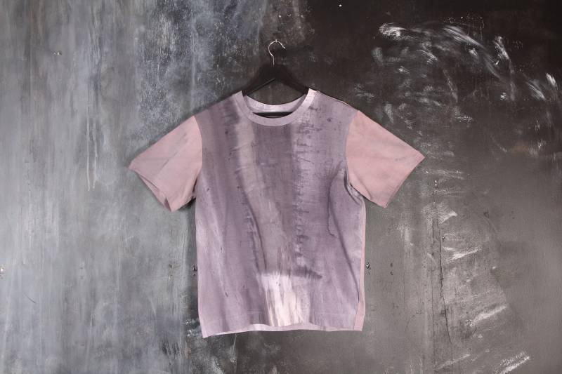 Natürlich Gefärbtes Baumwoll T-Shirt Abstraktes Handgemachtes T-Shirt, Größe S von shyzukastore