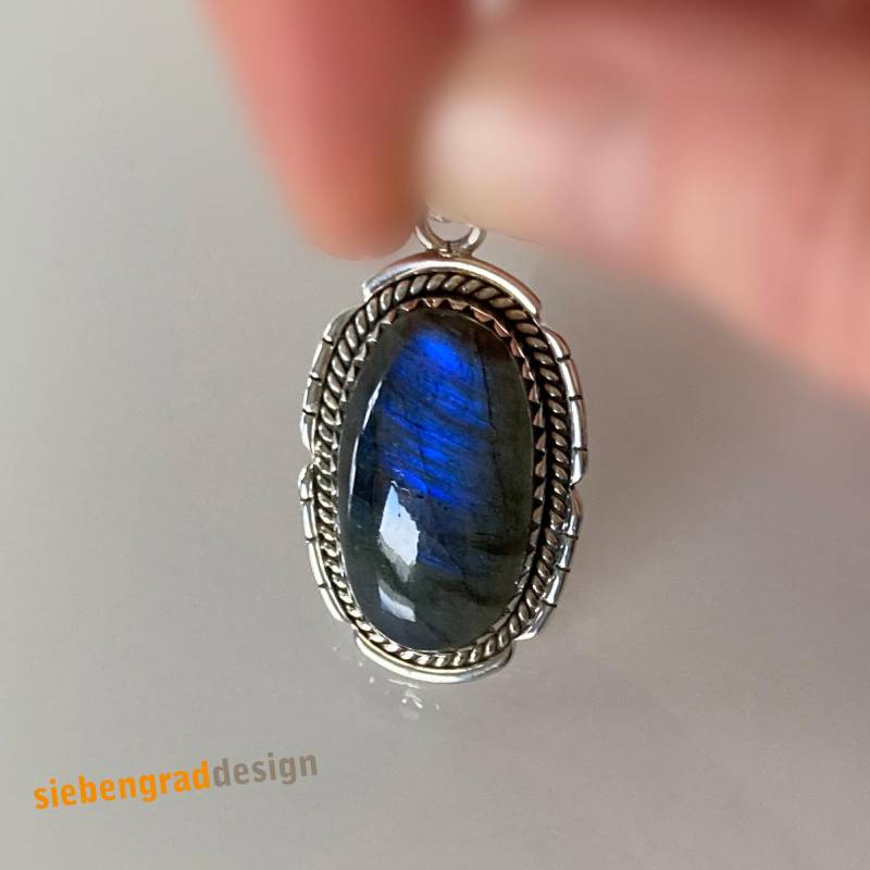 Silber-Anhänger Labradorit - Oval Verziert Mittelgroß Gma 9 Silber 925 von siebengrad