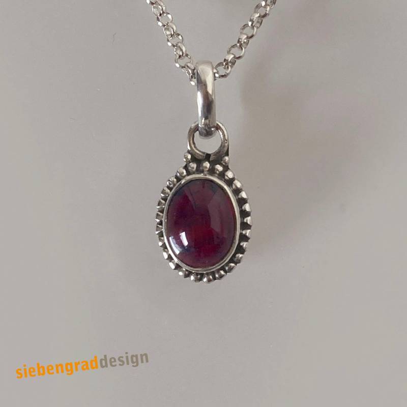 Silber-Kette Granat Verziert - Oval Pünktchenrand Silber 925 Ma von siebengrad