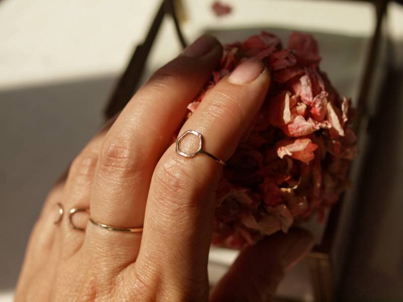 Sechseckiger Ring, Minimalist Gold Filled Pinky Ring von siebijoux
