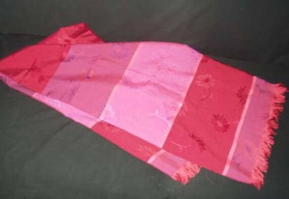 Paris Schal - Prom Rosa Und Rot Damast Weben 60" X 30" Paris Schal - Prom Rosa Und Rot Damast Weben 60" X 30" von silbergirl