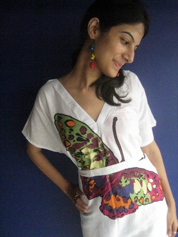 Fliegen Schmetterling - Weißes Kaftan Kleid Kann Zur Jeans, Leggings Oder Als Getragen Werden von silkandmore