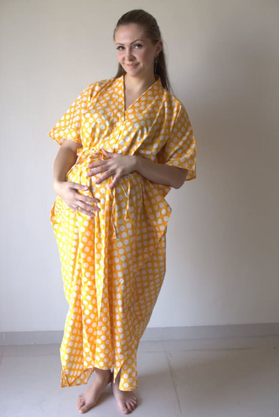 Gelbe Polka Dots Knöpfte Krankenhaus Kleid Lieferung Kaftan Perfekt Als Arbeit Stillkleid Mütter Baby-Dusche-Foto-Requisite Zu Sein von silkandmore