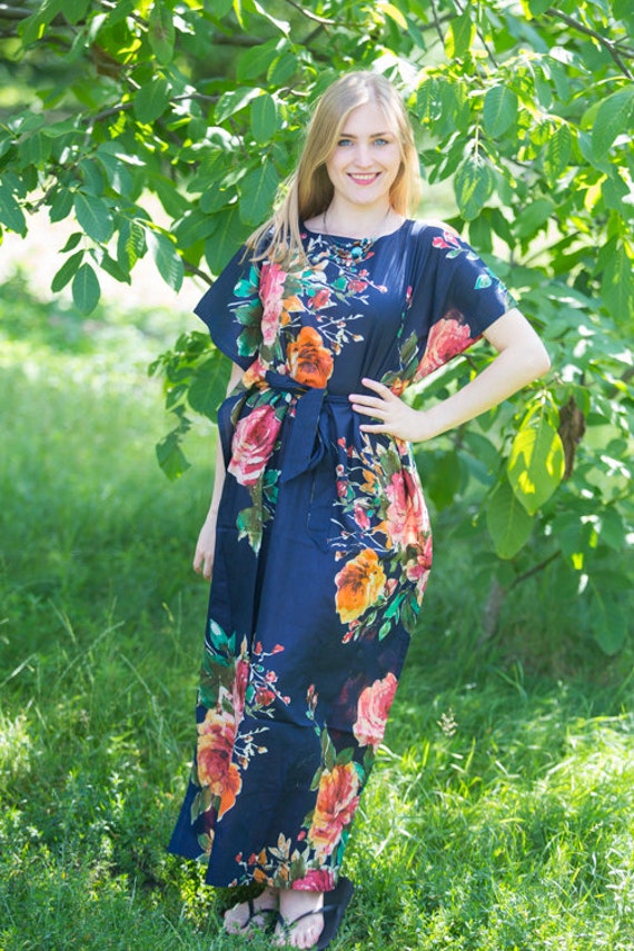Göttlich Einfacher Kaftan-Stil in Großem Blumenblütenmuster Marineblau | Boho Kaftan, Perfekt Für Loungewear, Strand Cover Up von silkandmore