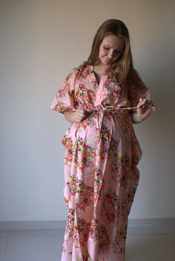 Hellrosa Floral Geknöpfte Krankenhaus Kleid Lieferung Kaftan Perfekt Als Arbeit Stillkleid Mütter Baby-Dusche-Foto-Requisite Zu Sein von silkandmore