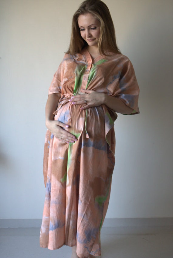Pfirsich Aquarell Batik Buttoned Krankenhaus Kleid Lieferung Kaftan Perfekt Als Arbeit Stillkleid Mütter Baby-Dusche-Foto-Requisite Zu Sein von silkandmore