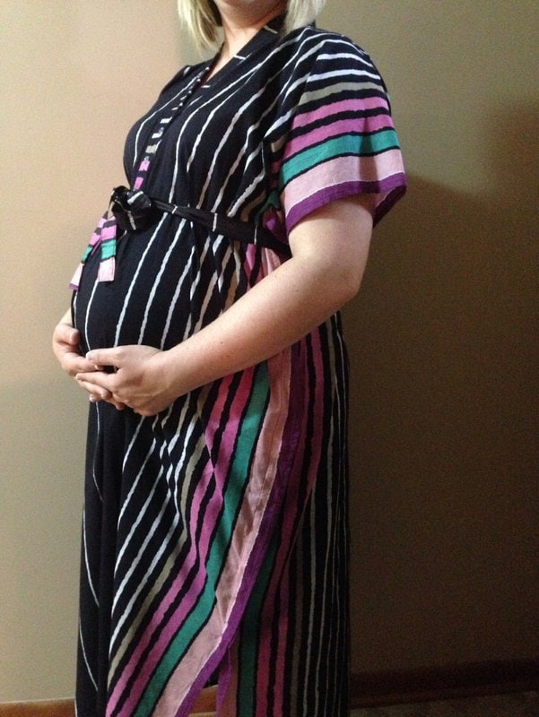 Schwarze Streifen Nur Vorne Geknöpft Krankenhaus Kleid Lieferung Kaftan Perfekt Als Arbeit, Kleid, Stillkleid, Mutter Sein, Baby-Dusche, Prop von silkandmore