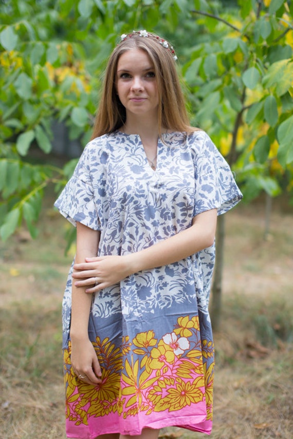 Sunshine Kaftan Style in Falling Leaves Muster Grau | Boho Kaftan, Perfekt Für Loungewear, Strand Cover Up von silkandmore
