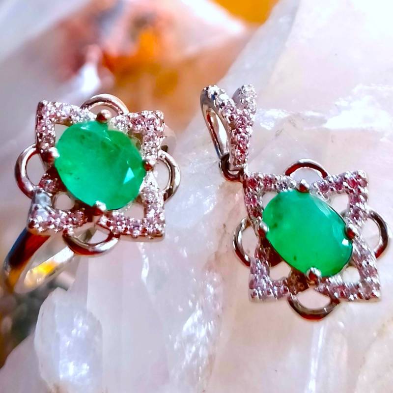 Natürlicher Nicht Erhitzter Smaragd 925Er Silberring Und Anhänger von silverandnaturalgems