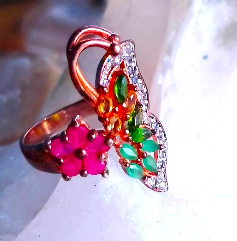 Schöner Schmetterling Mit Natürlichen Rubin, Smaragd, Citrin, Peridot 925 Sterling Silber Vergoldet Free Size Ring von silverandnaturalgems
