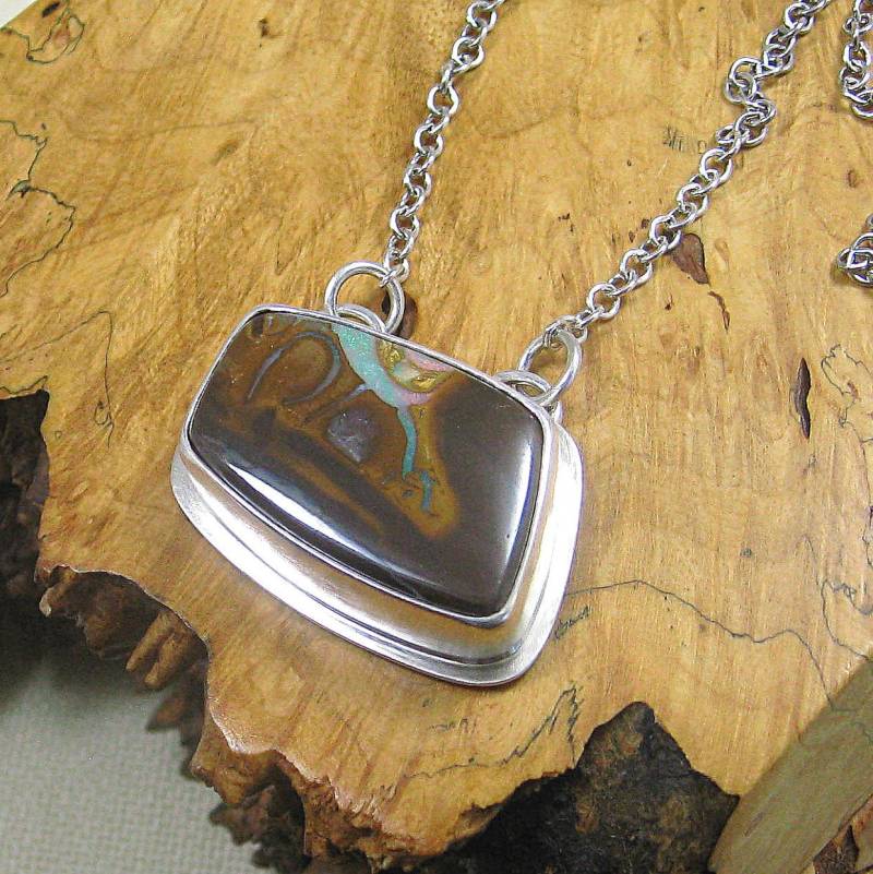 Koroit Opal Halskette Anhänger in Sterling Silber Koroit Opal Halskette Anhänger in Sterling Silber von silverbelledesigns
