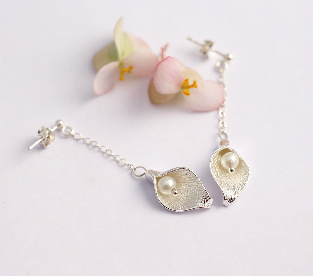 "Arum Blume" Ohrringe in 925 Sterling Silber, Pearl White Süßwasser von silverbirdjewels